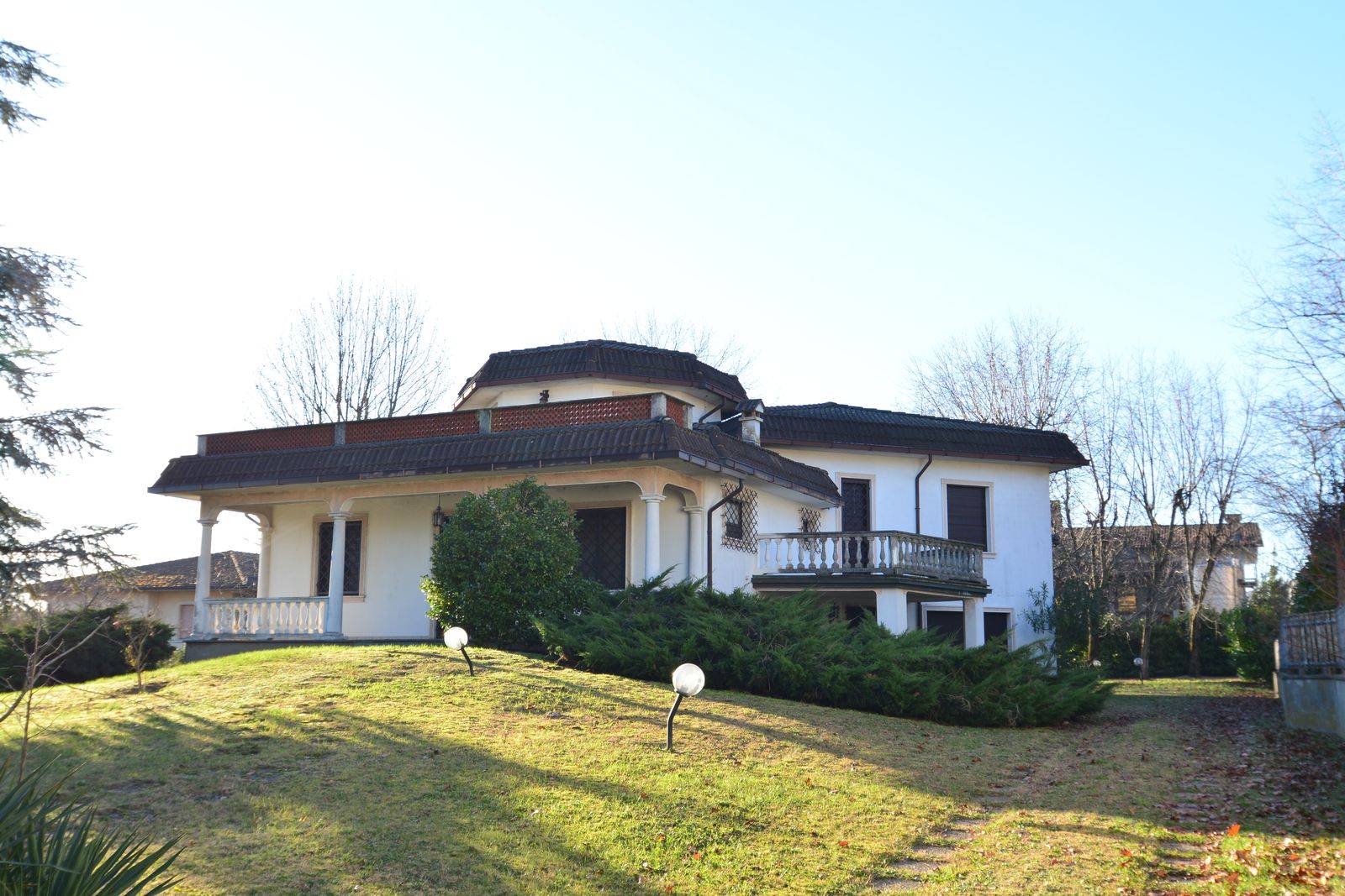 Villa in vendita a Rovescala