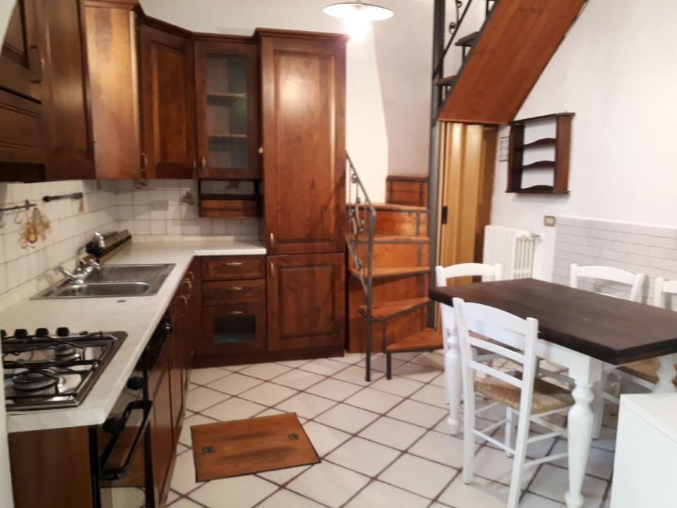 Casa indipendente arredata in affitto a Calci