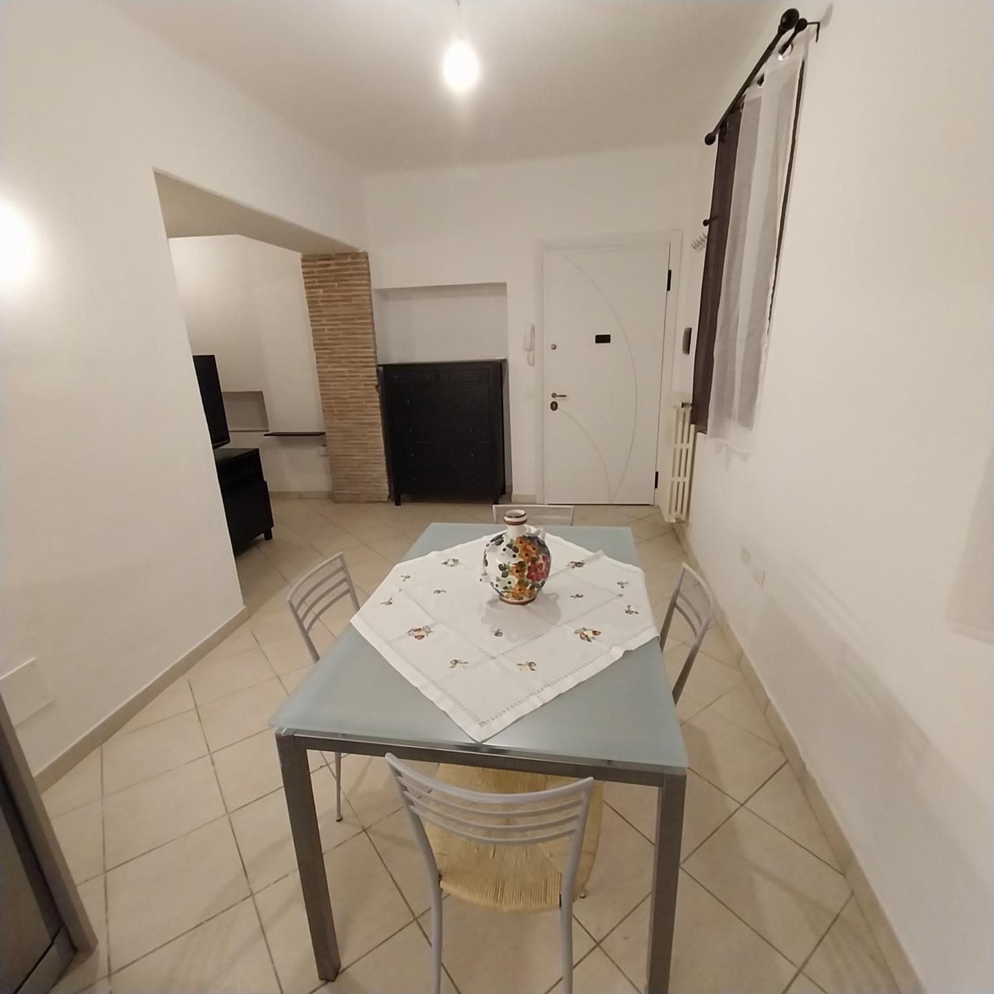 Trilocale arredato in affitto a Calci