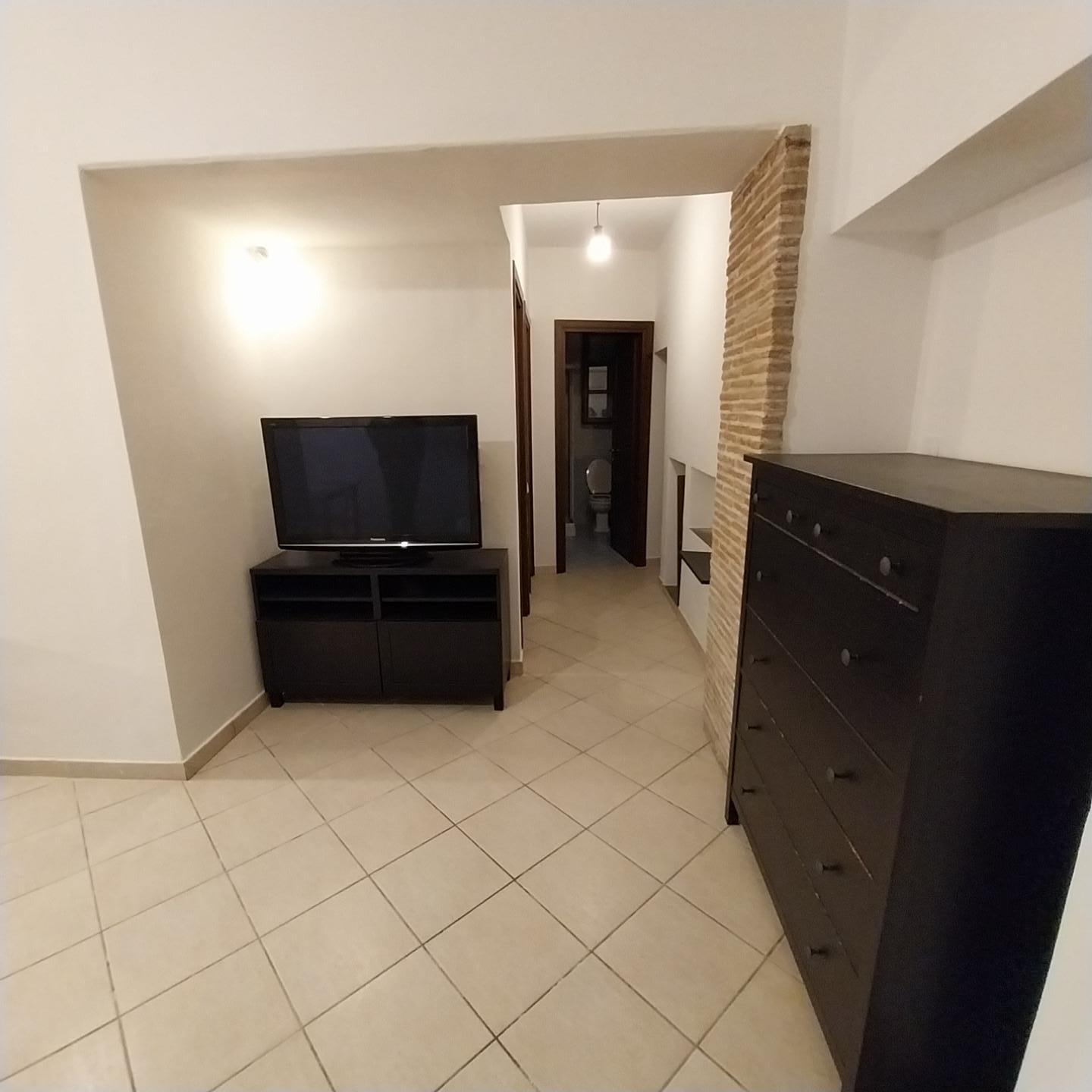 Trilocale arredato in affitto a Calci