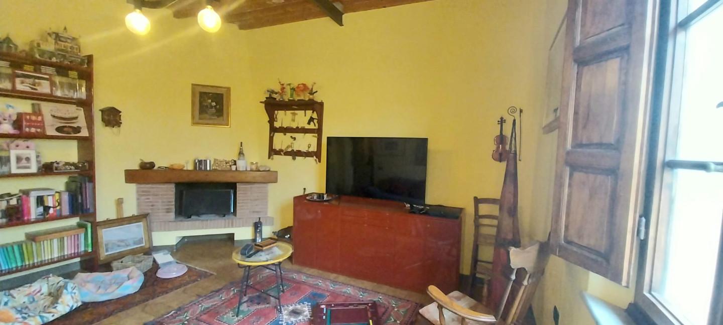 Quadrilocale in affitto a Calci