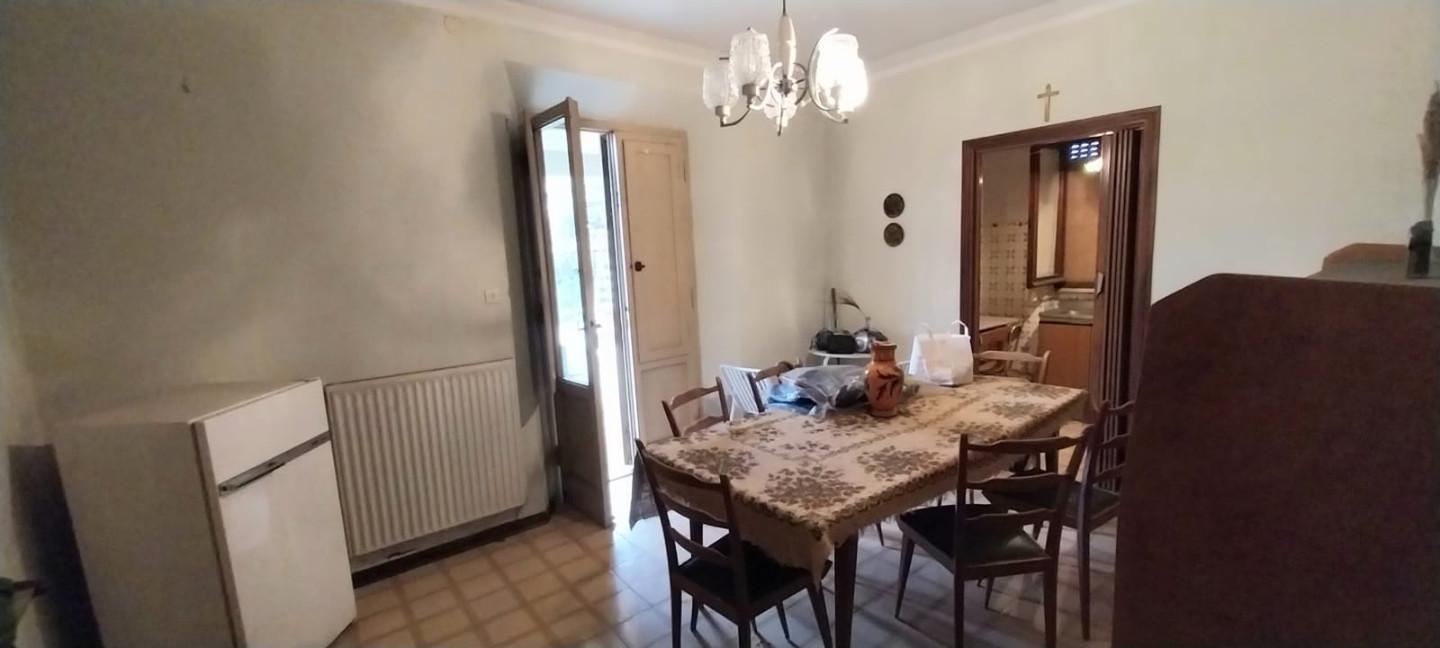 Villa con giardino a Calci