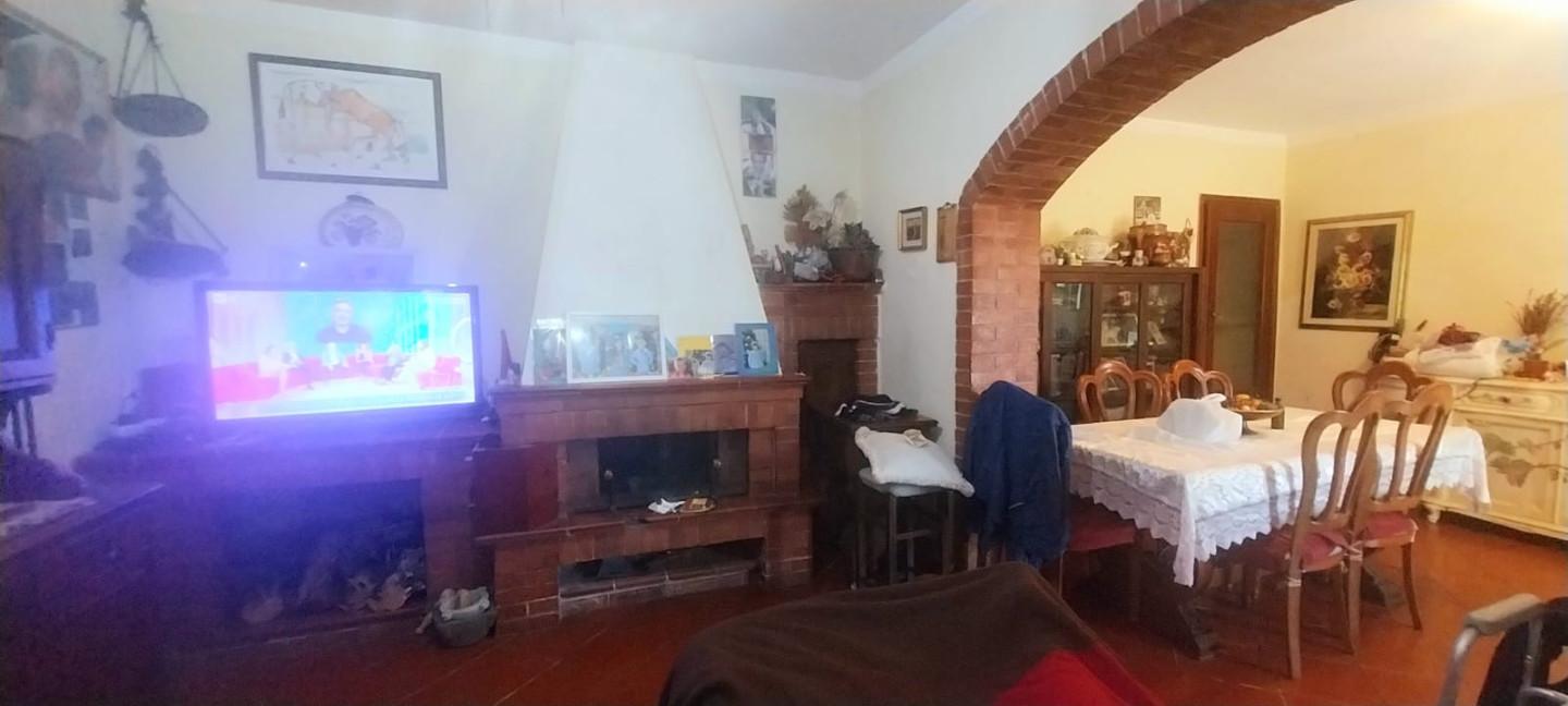 Casa indipendente con giardino a Calci