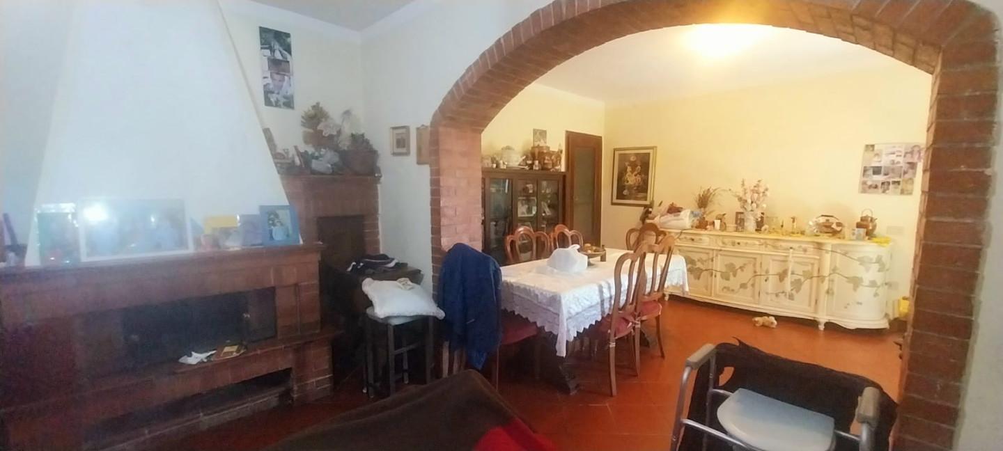 Casa indipendente con giardino a Calci