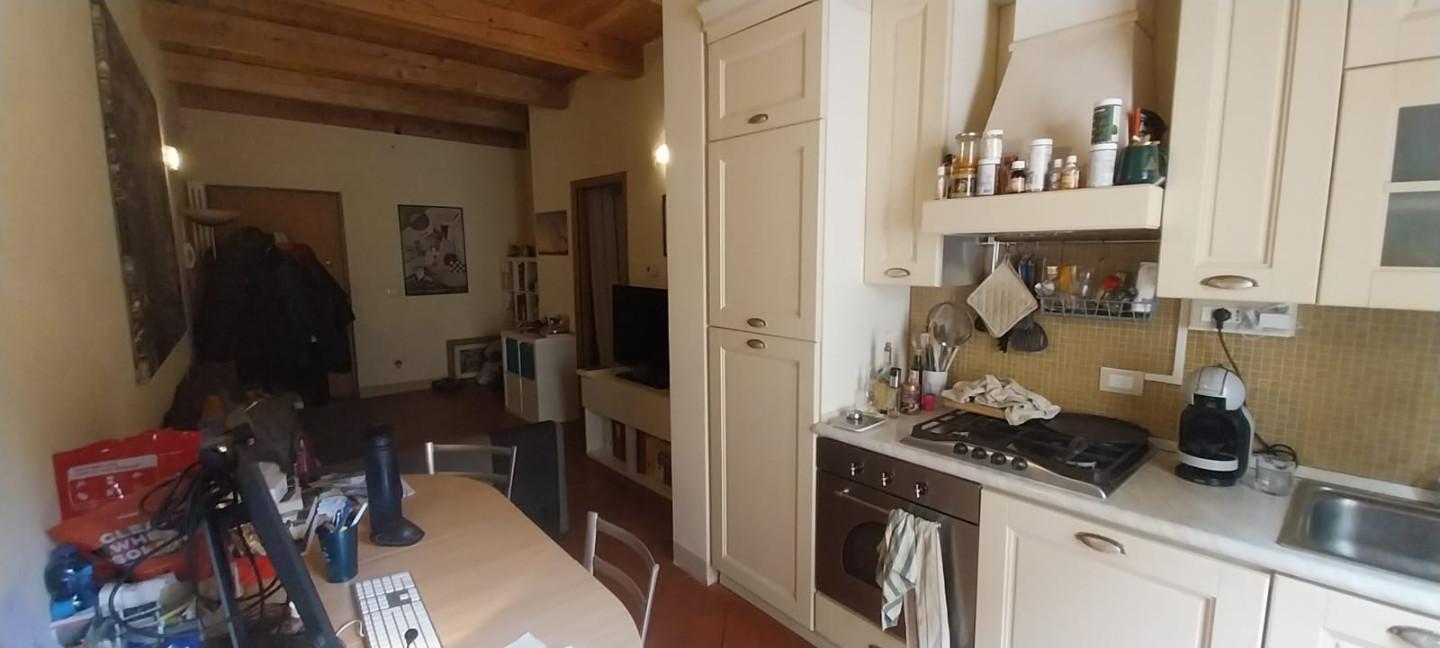 Bilocale arredato in affitto a Calci