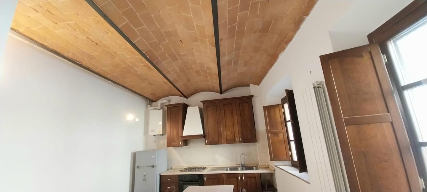 Bilocale arredato in affitto a Calci