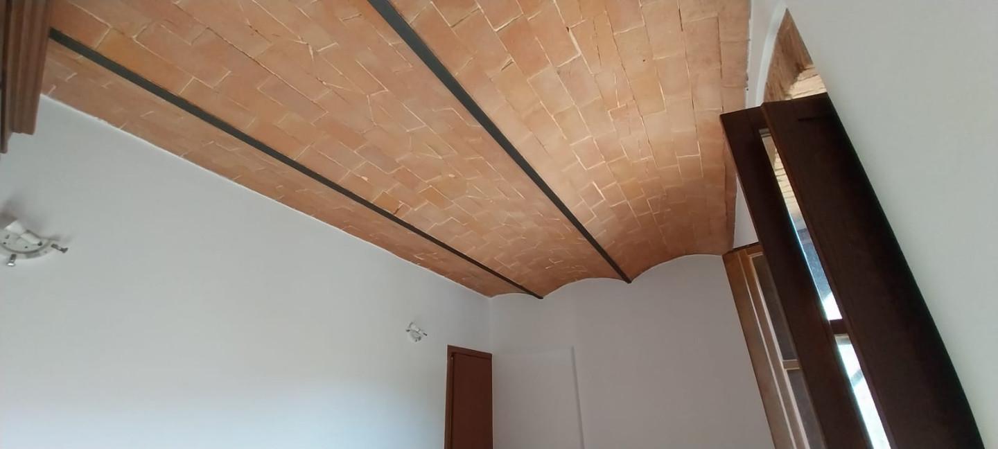 Bilocale arredato in affitto a Calci
