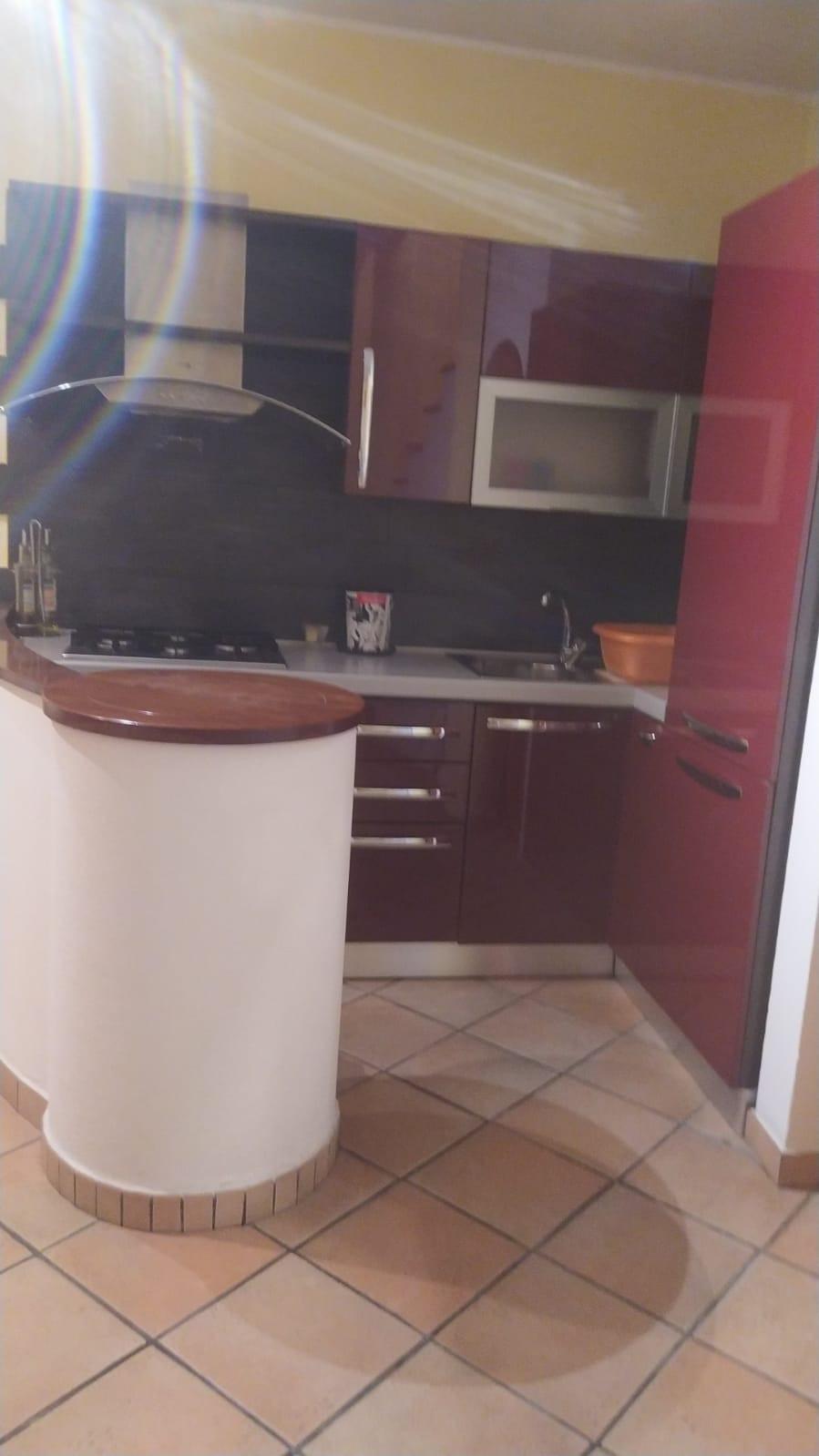 Casa indipendente arredata in affitto a Cascina