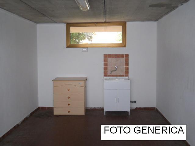 Box/Garage 15mq in vendita a Calci