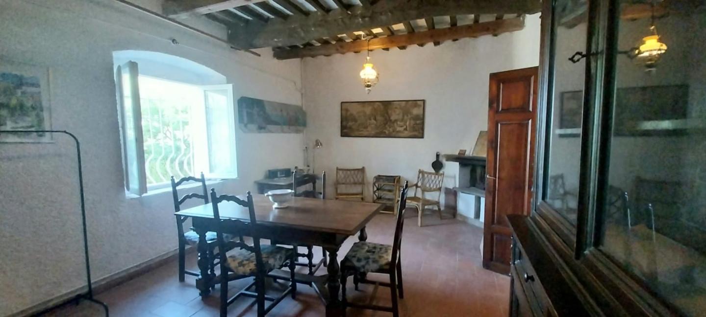 Rustico con giardino a Calci