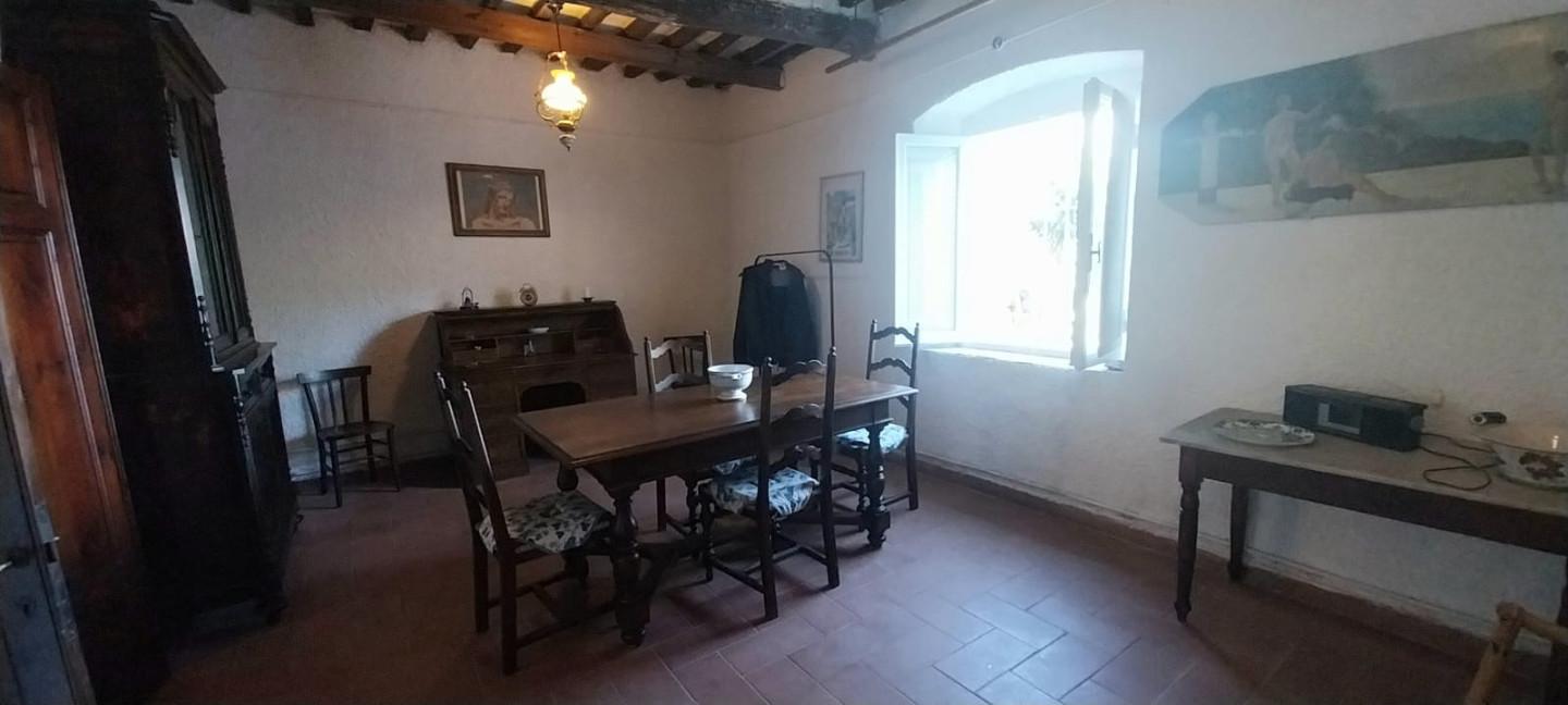 Rustico con giardino a Calci