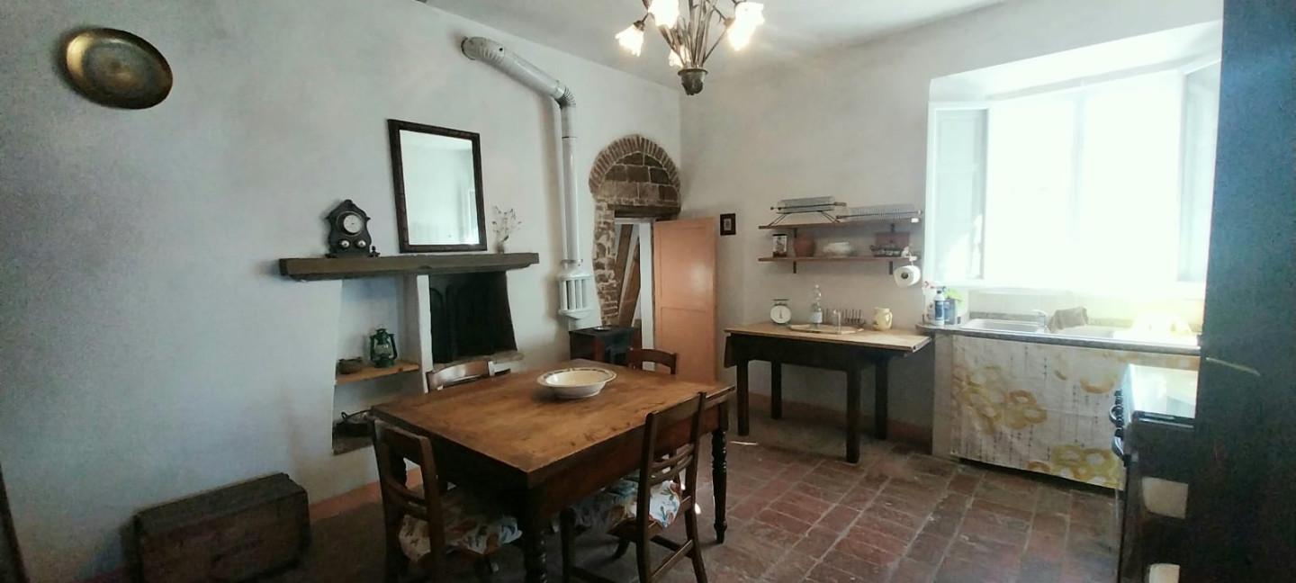 Rustico con giardino a Calci