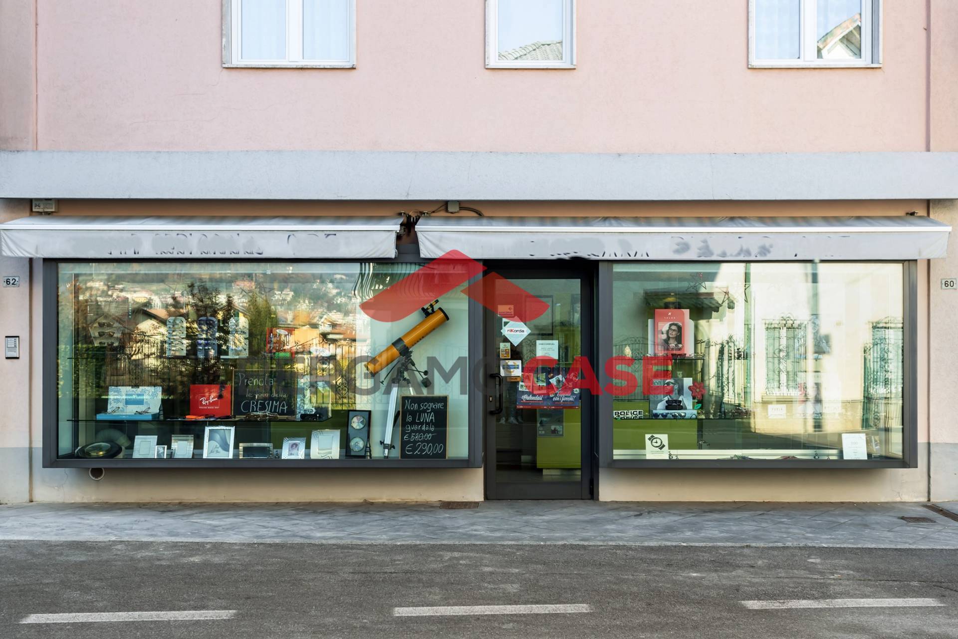 Negozio in affitto a Villa di Serio