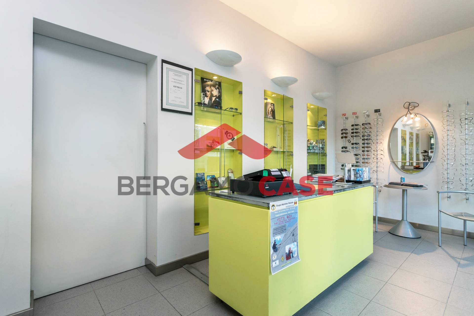 Negozio in affitto a Villa di Serio