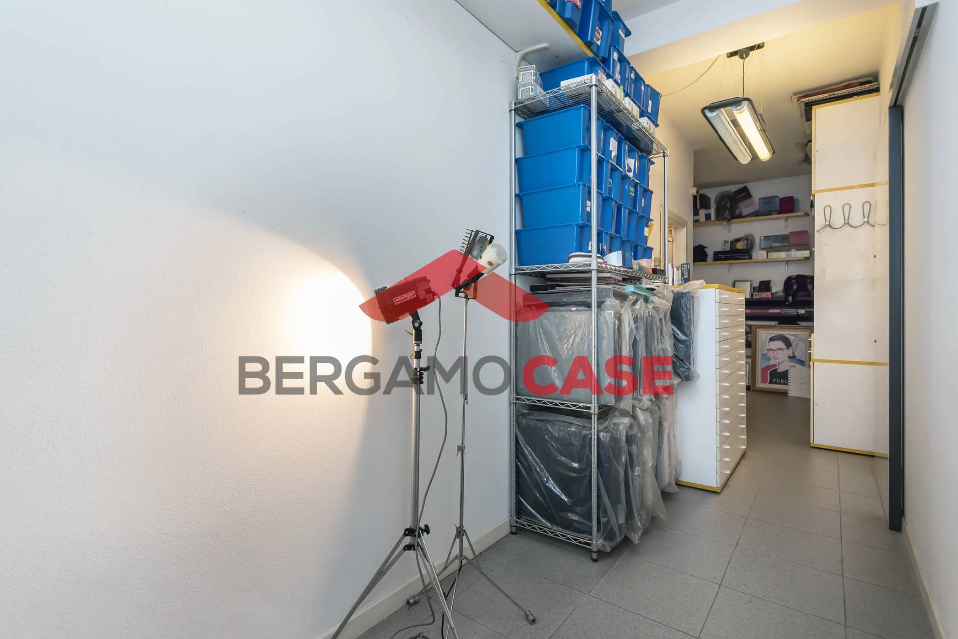 Negozio in affitto a Villa di Serio