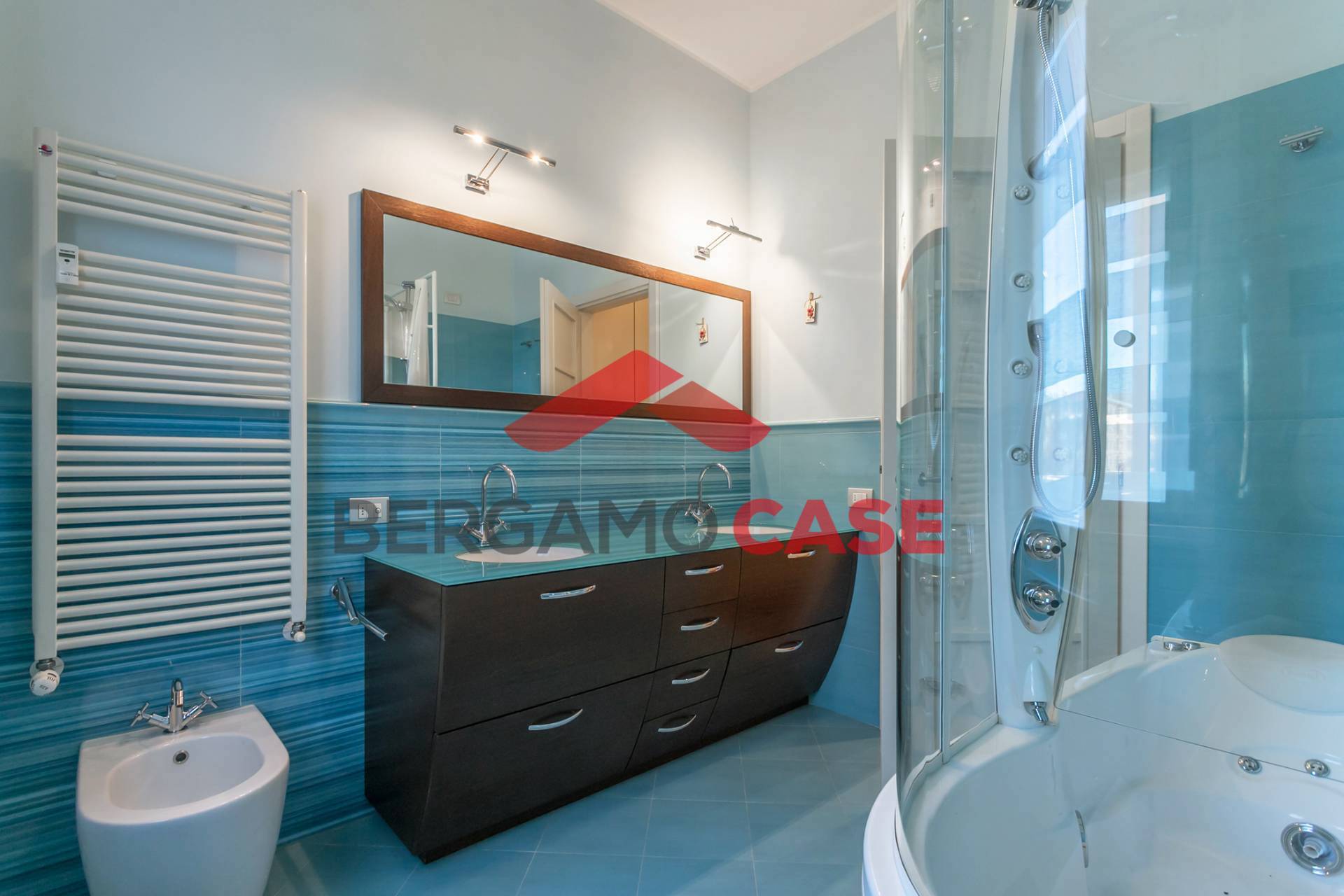 Trilocale in vendita a Bergamo, Centrale