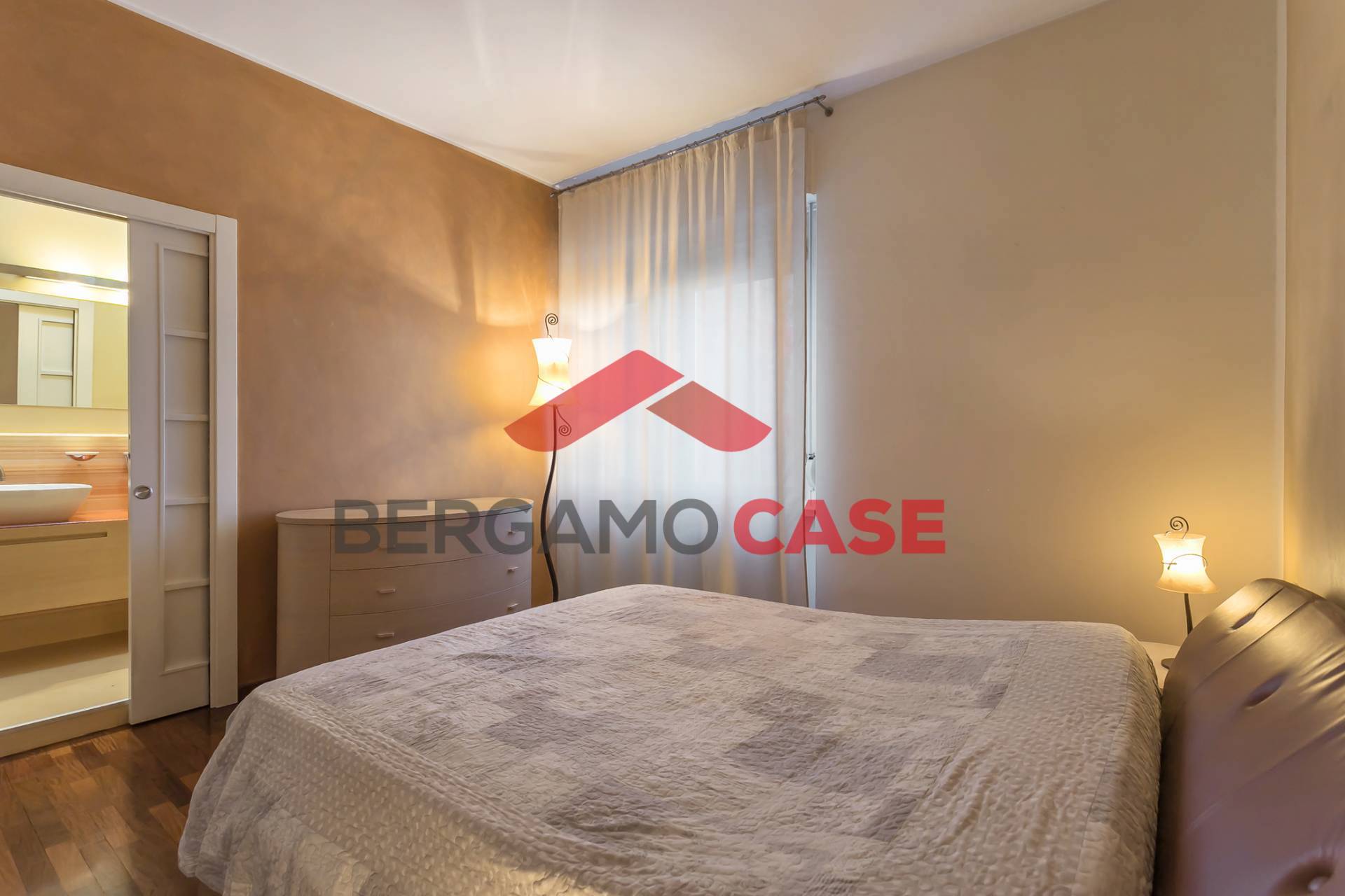 Trilocale in vendita a Bergamo, Centrale