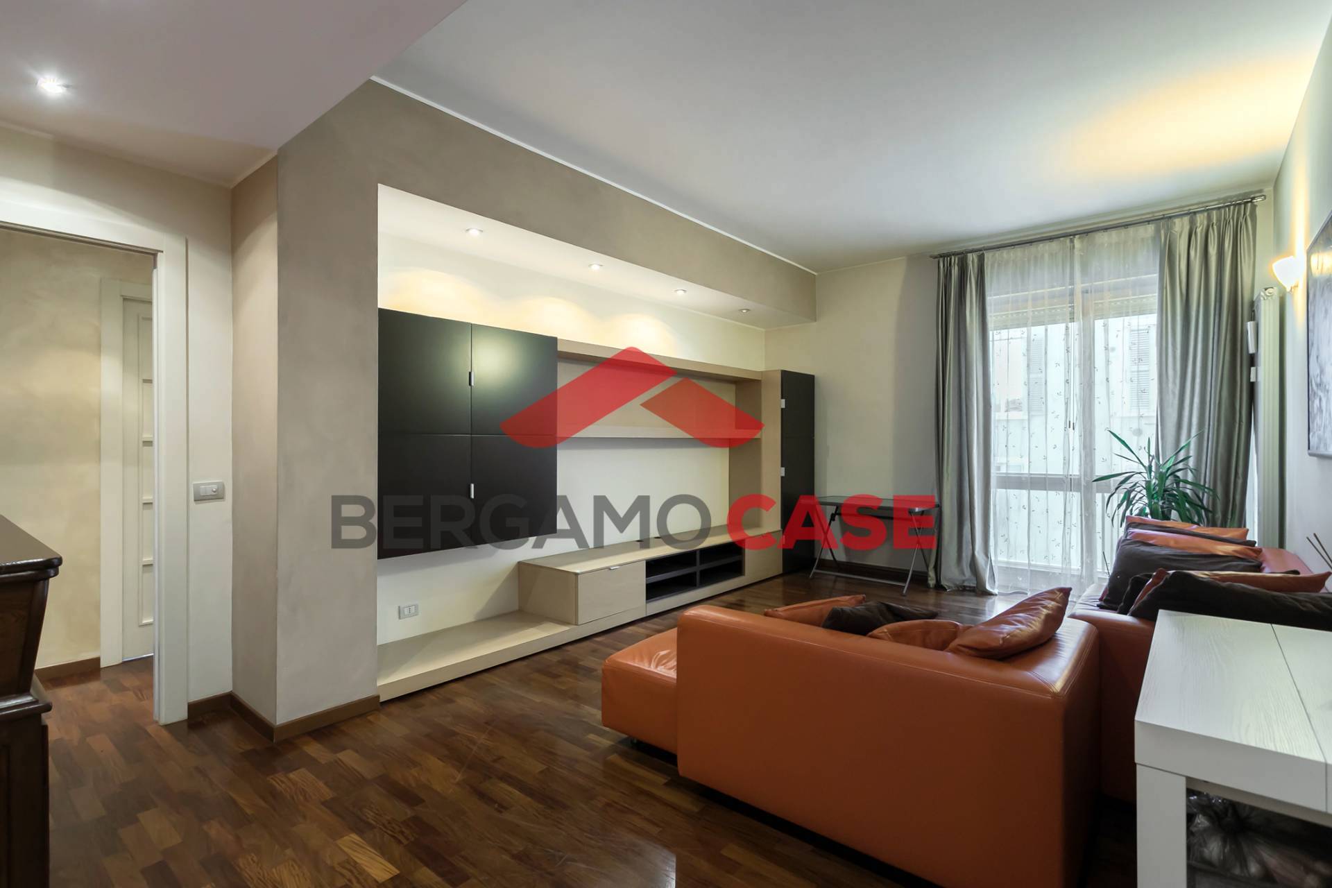 Quadrilocale in vendita a Bergamo, Centrale