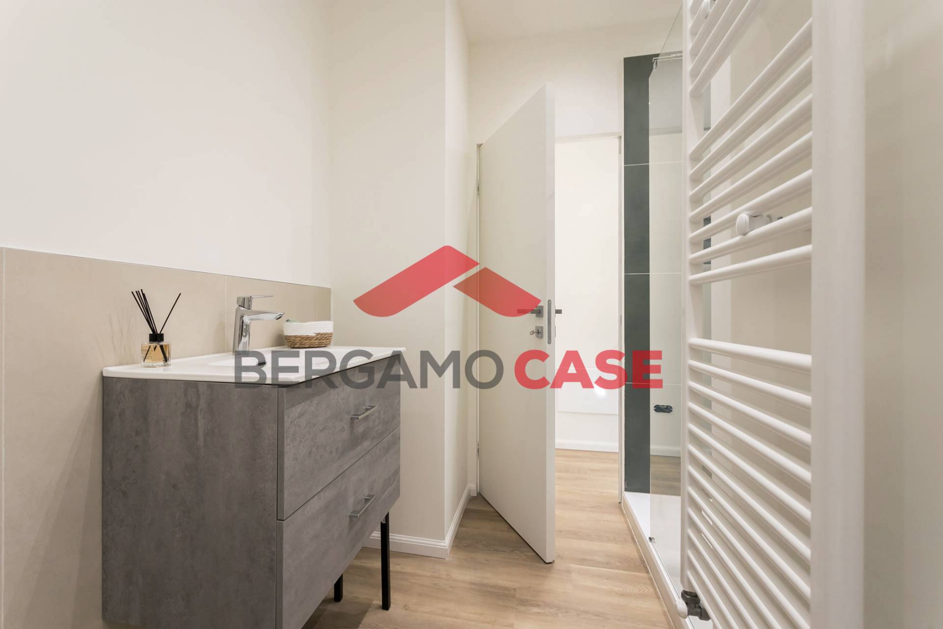 Trilocale in vendita a Bergamo, Centrale