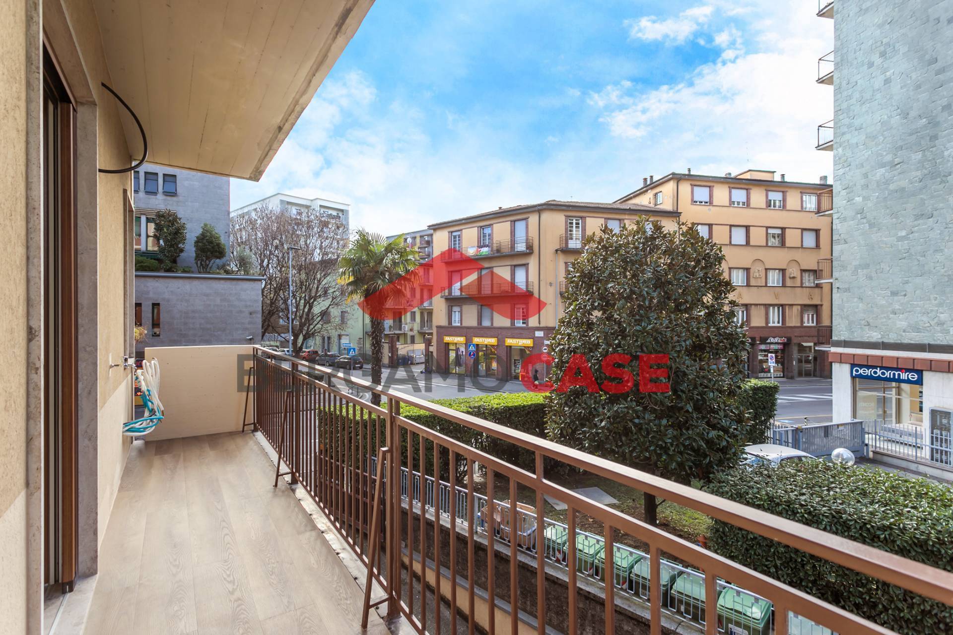 Trilocale in vendita a Bergamo, Centrale