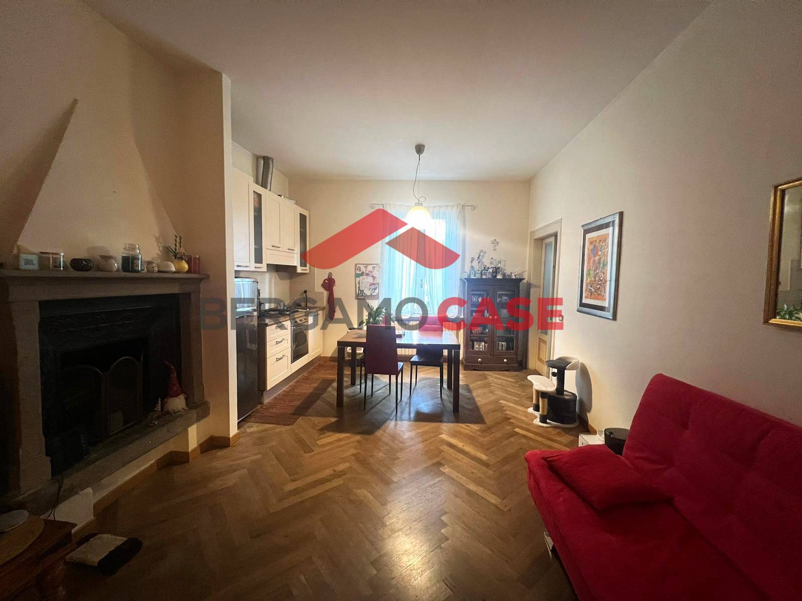 Bilocale in affitto a Bergamo, Poste