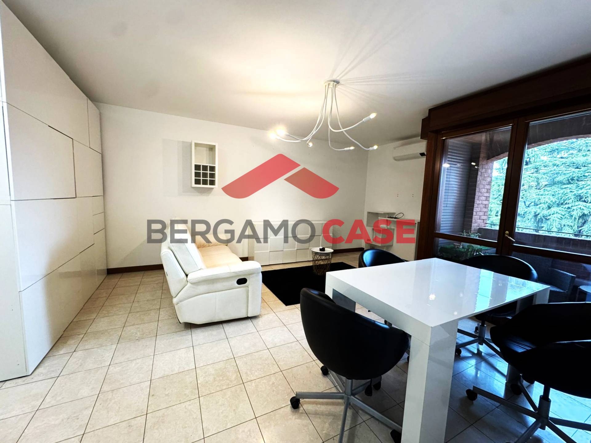 Trilocale in affitto a Bergamo, Borgo Palazzo Media