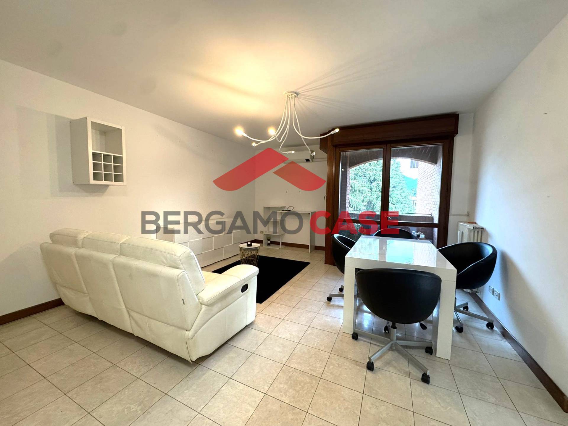 Trilocale in affitto a Bergamo, Borgo Palazzo Media