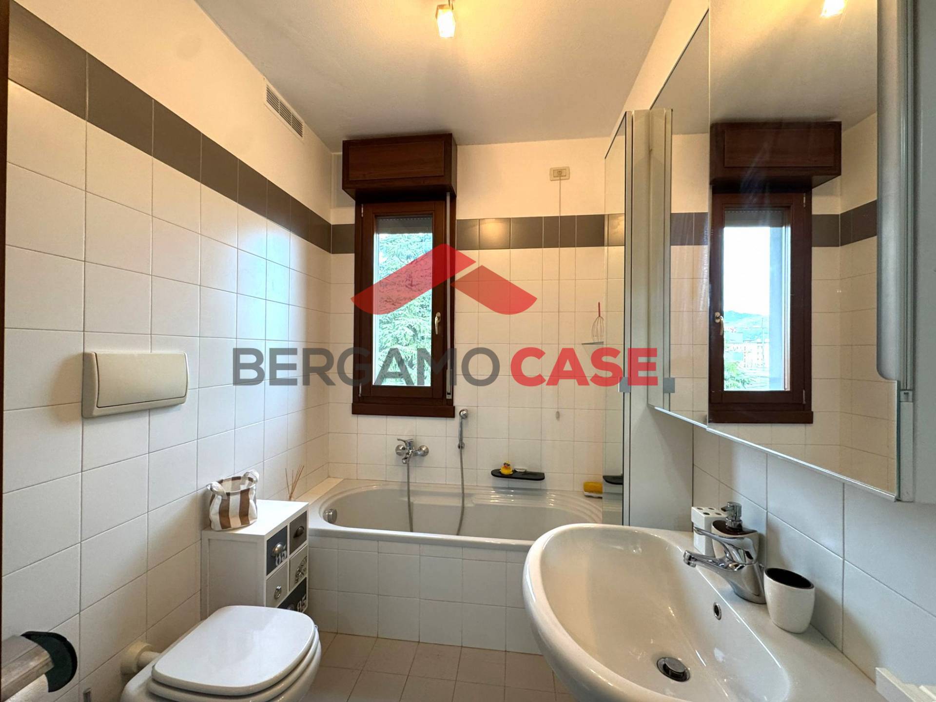 Trilocale in affitto a Bergamo, Borgo Palazzo Media