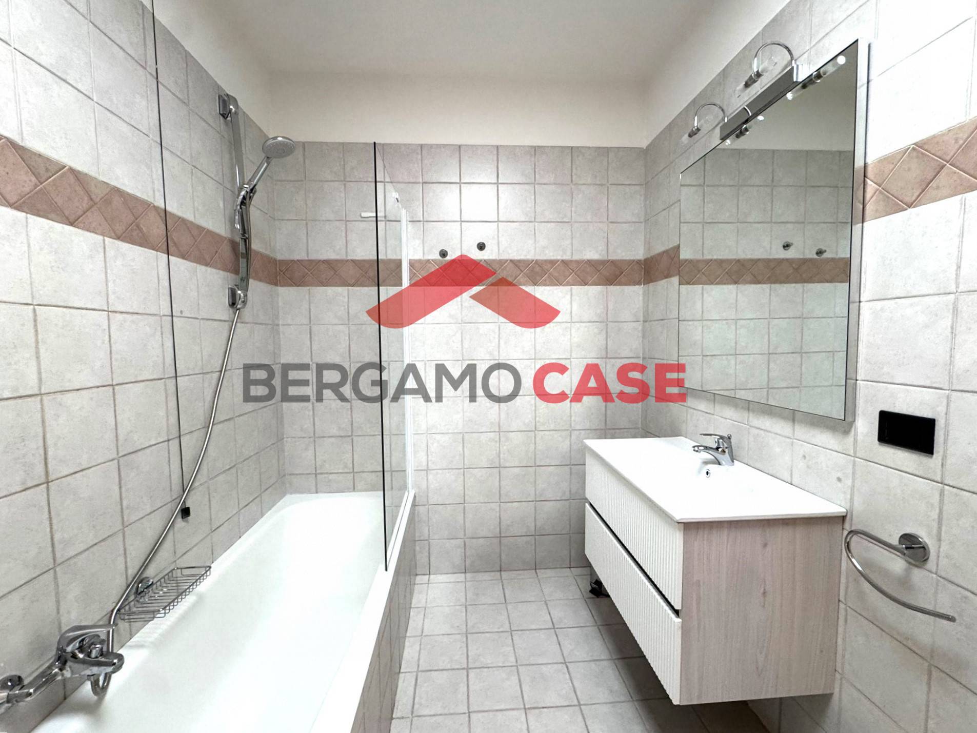 Bilocale in affitto a Bergamo, Centrale