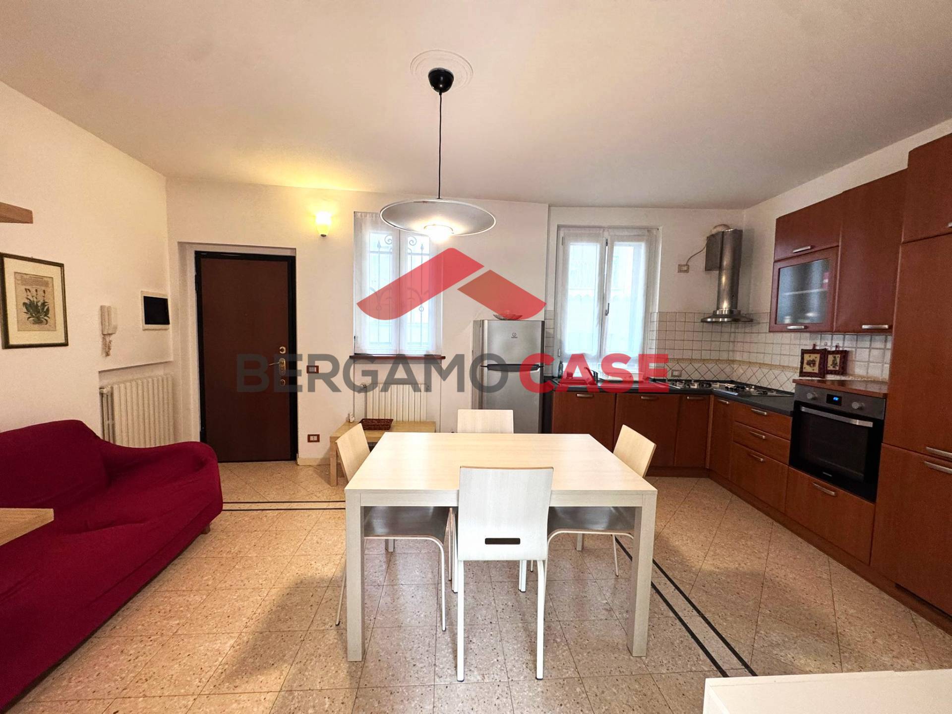 Trilocale in affitto a Bergamo, Centrale