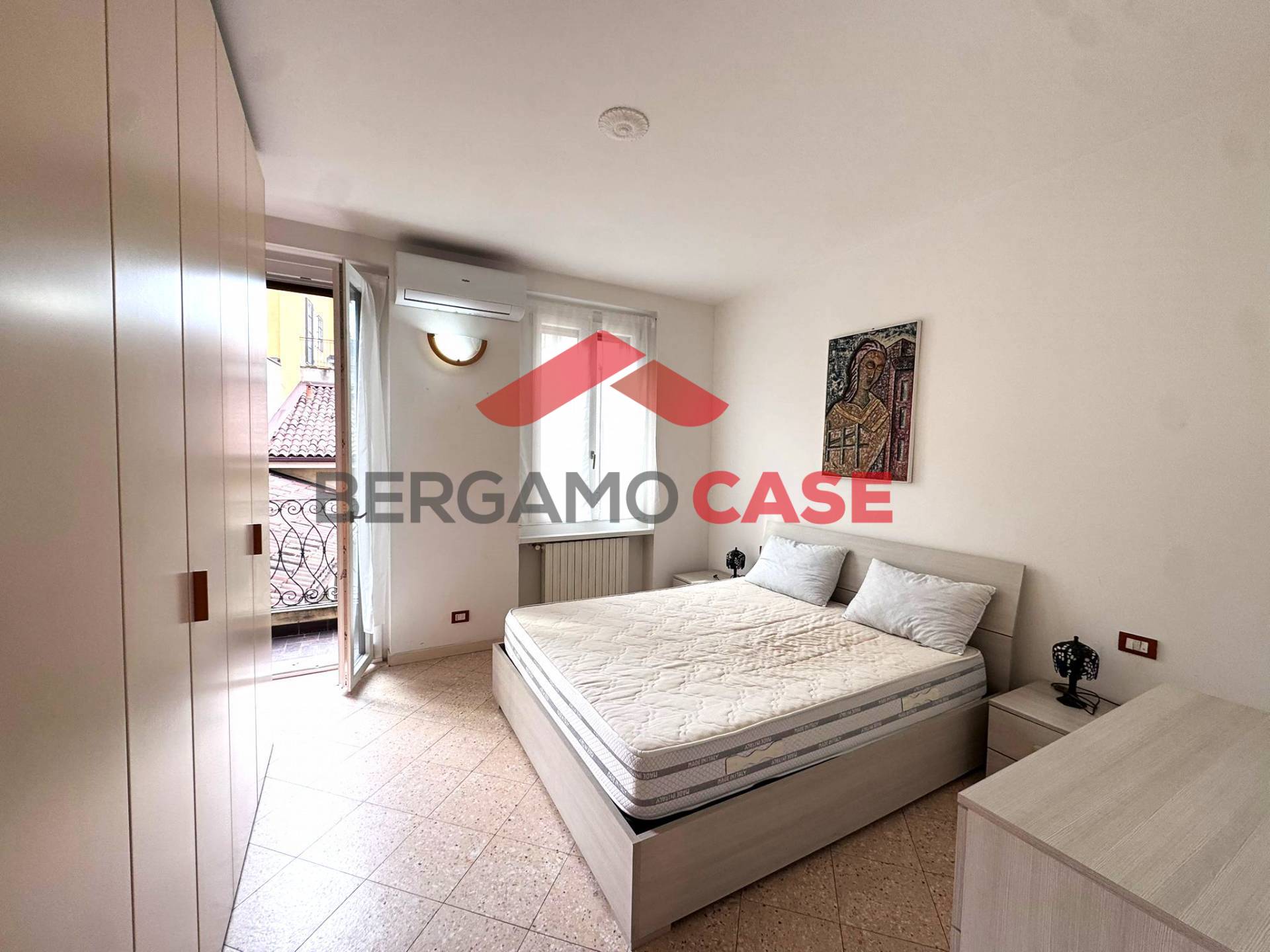 Trilocale in affitto a Bergamo, Centrale