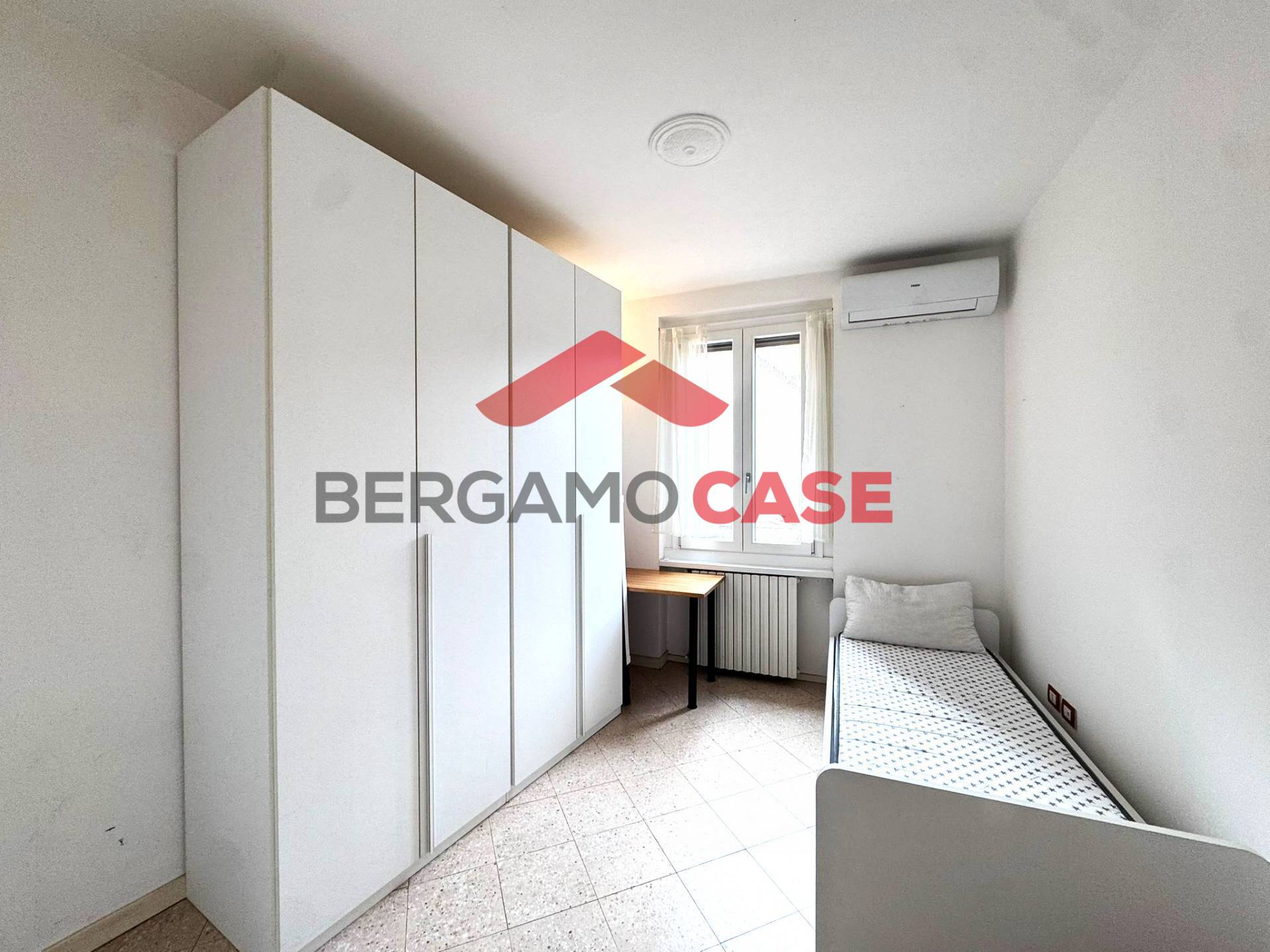 Trilocale in affitto a Bergamo, Centrale