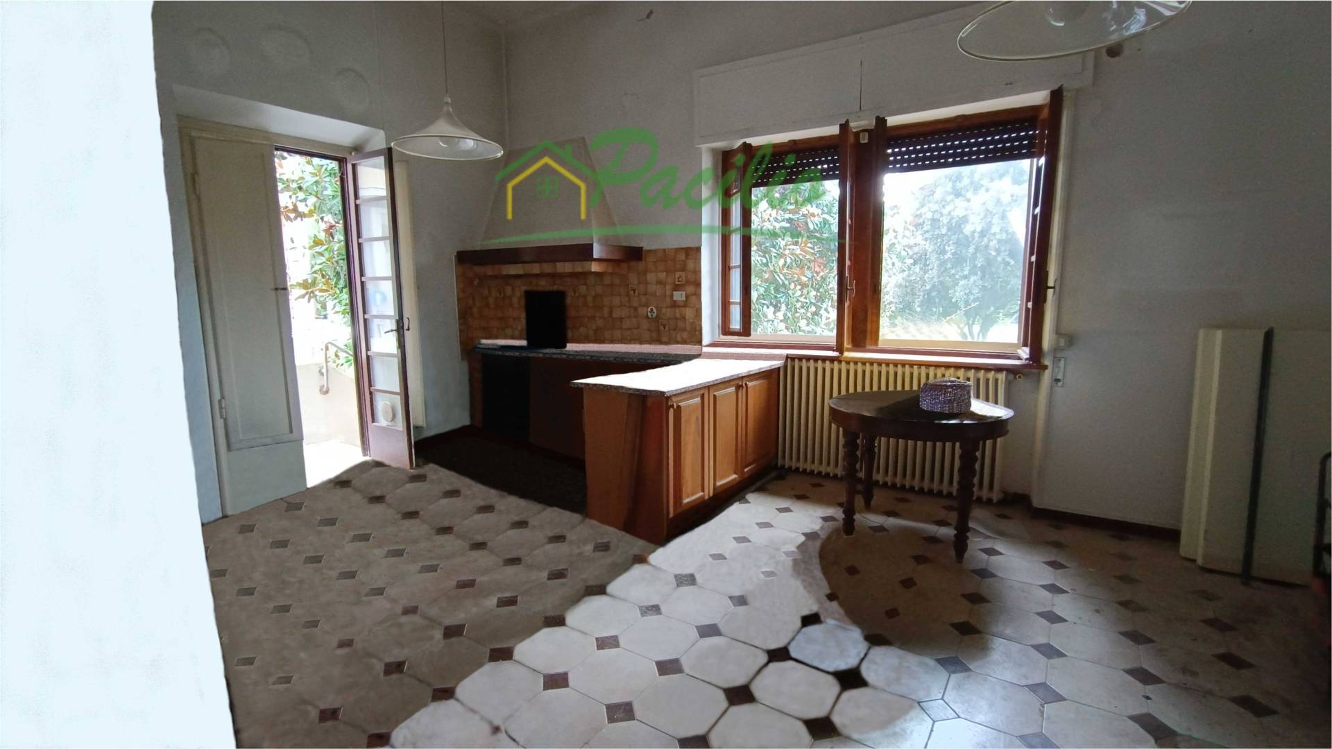 Villa in vendita a Camaiore, Lido di Camaiore