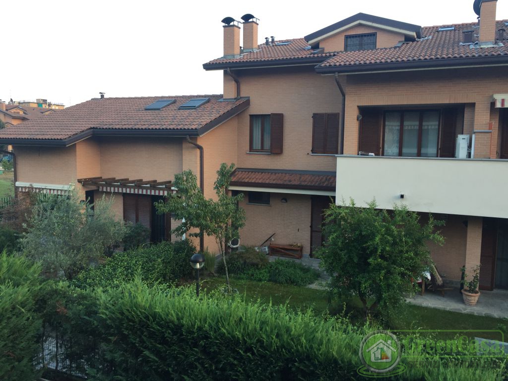 Appartamento in vendita con terrazzo a Cavenago di Brianza in via cereda, 3  locali, 115 mq