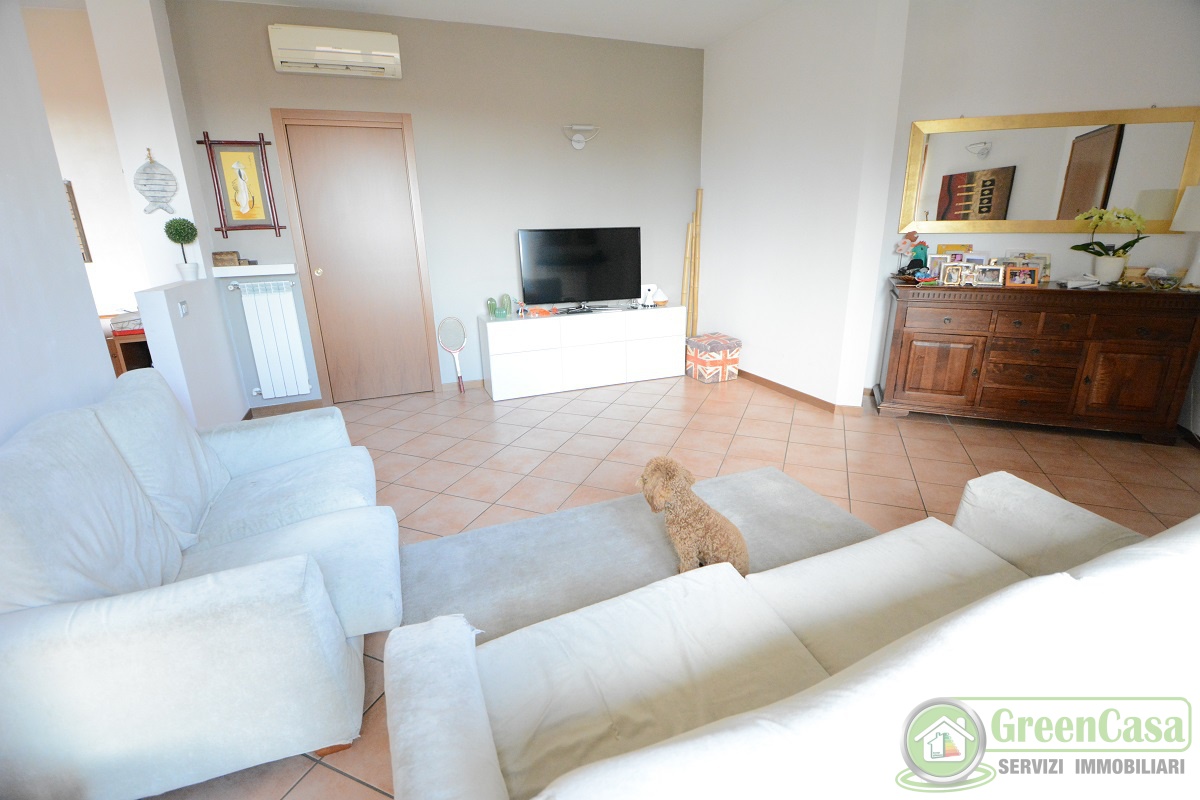 Trilocale con terrazzo in via dolomiti, Bellusco