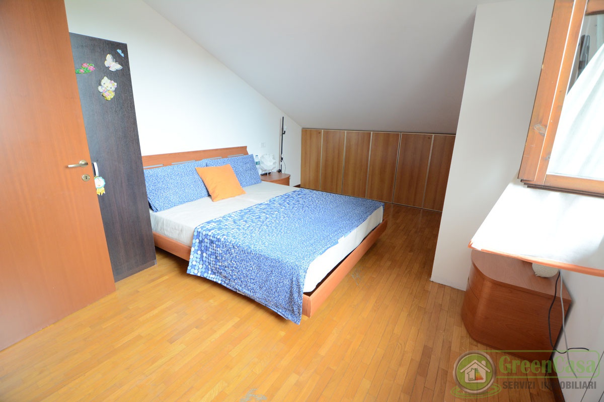 Trilocale con terrazzo in via colombo, Cavenago di Brianza