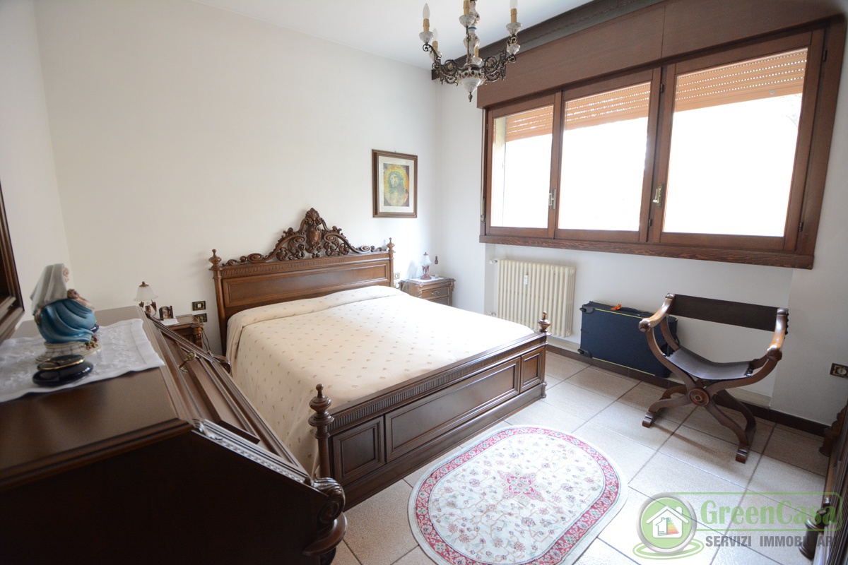 Quadrilocale con box in via dante, Cavenago di Brianza