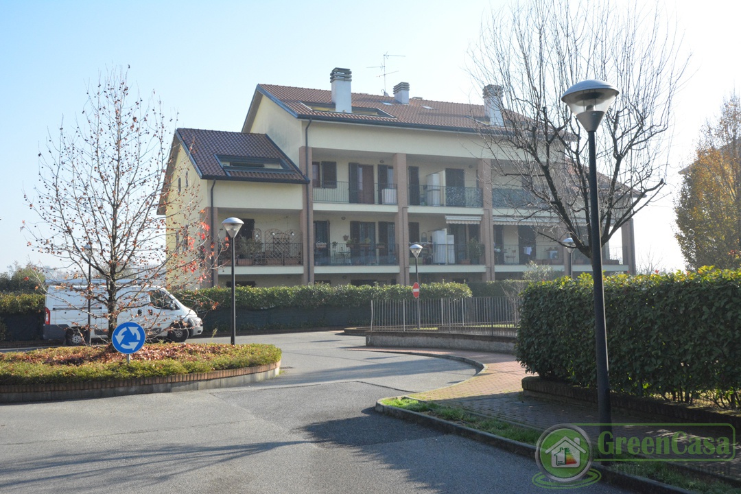 Bilocale con terrazzo in via sanatorio, Ornago