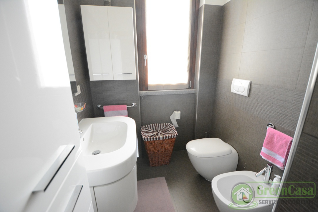 Bilocale con terrazzo in via cereda, Cavenago di Brianza