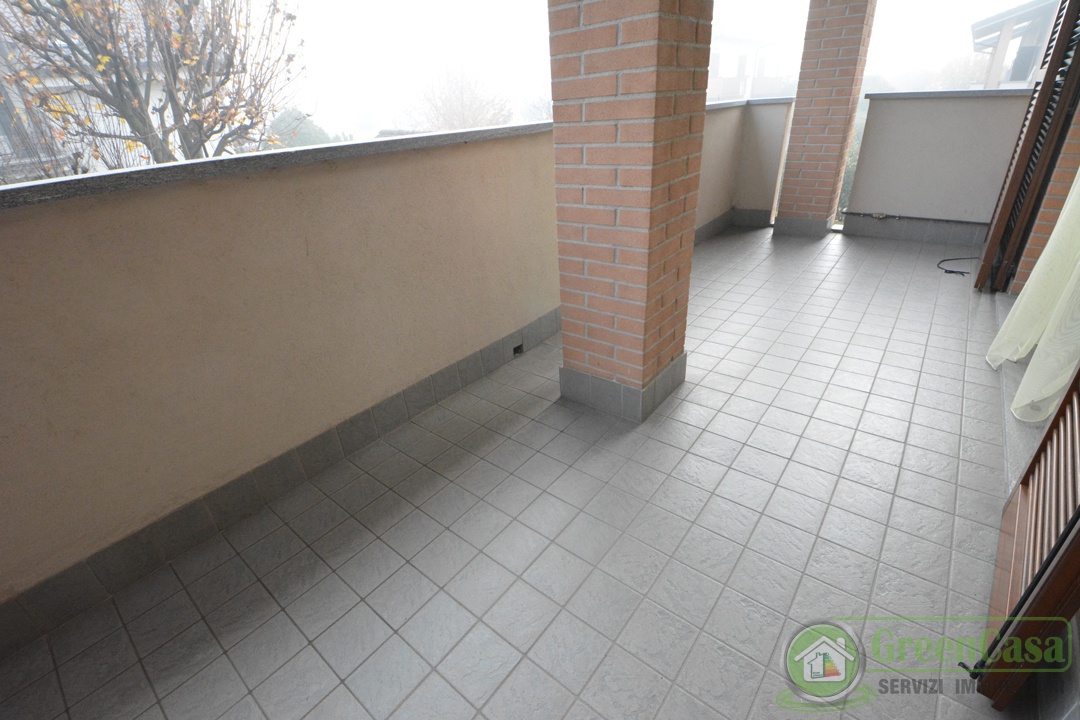 Bilocale con terrazzo in via cereda, Cavenago di Brianza