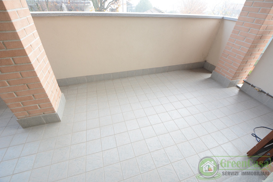 Bilocale con terrazzo in via cereda, Cavenago di Brianza