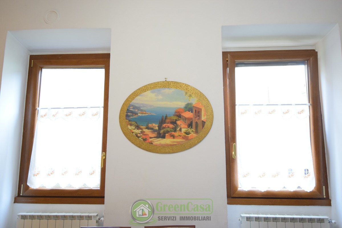 Casa indipendente con box in via tenaglie, Ornago