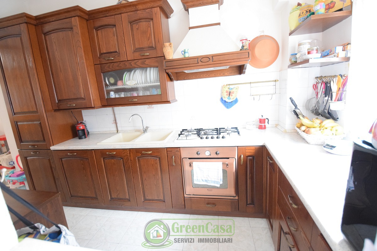 Casa indipendente con box in via tenaglie, Ornago