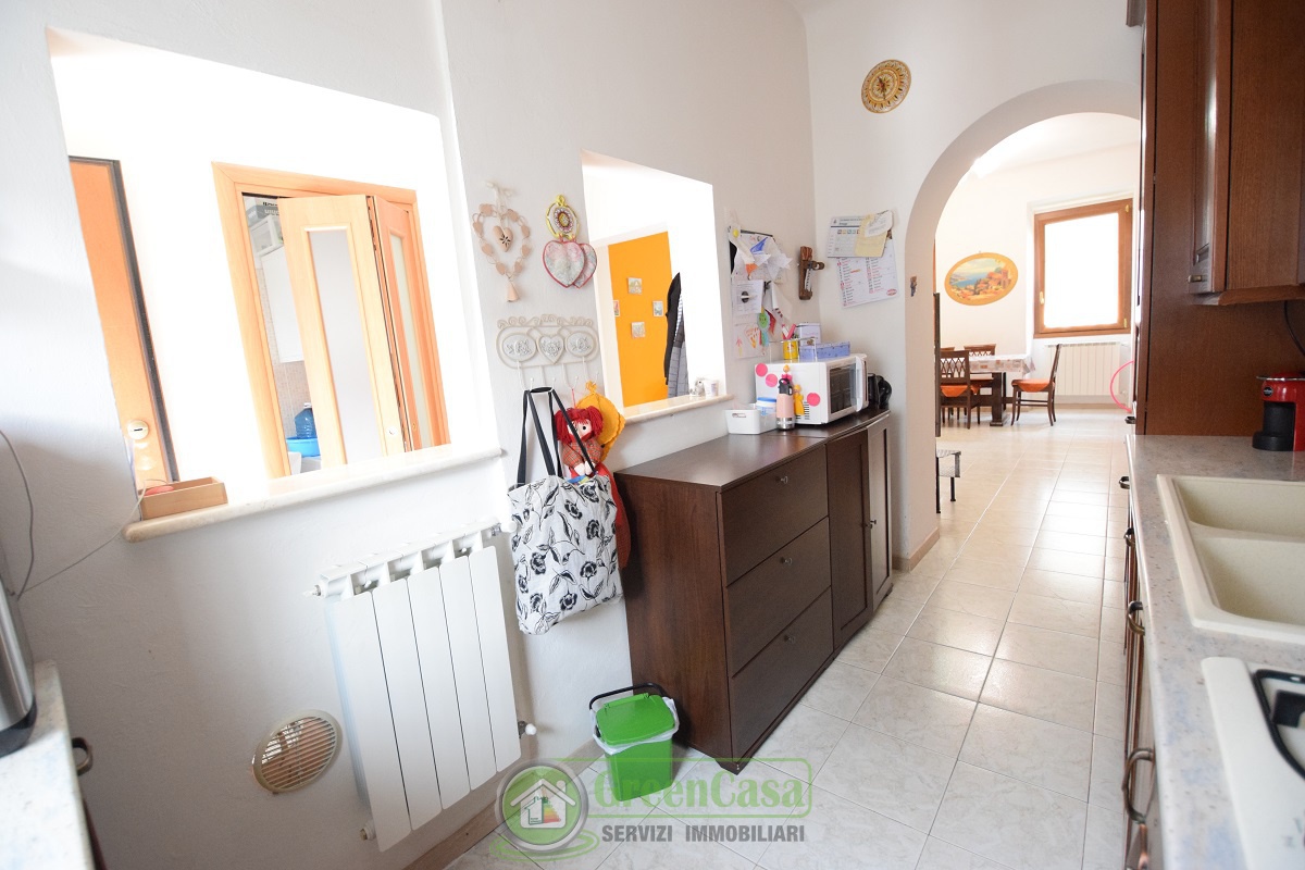 Casa indipendente con box in via tenaglie, Ornago