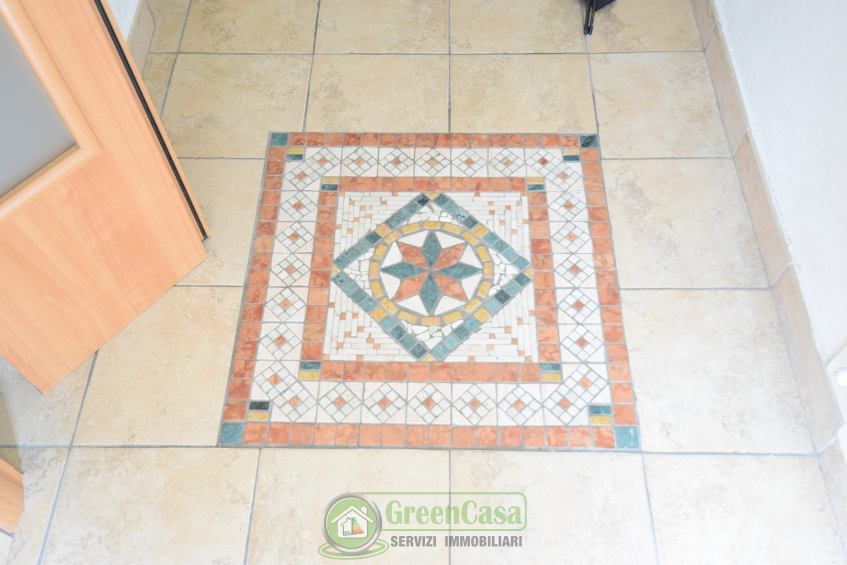 Casa indipendente con box in via tenaglie, Ornago