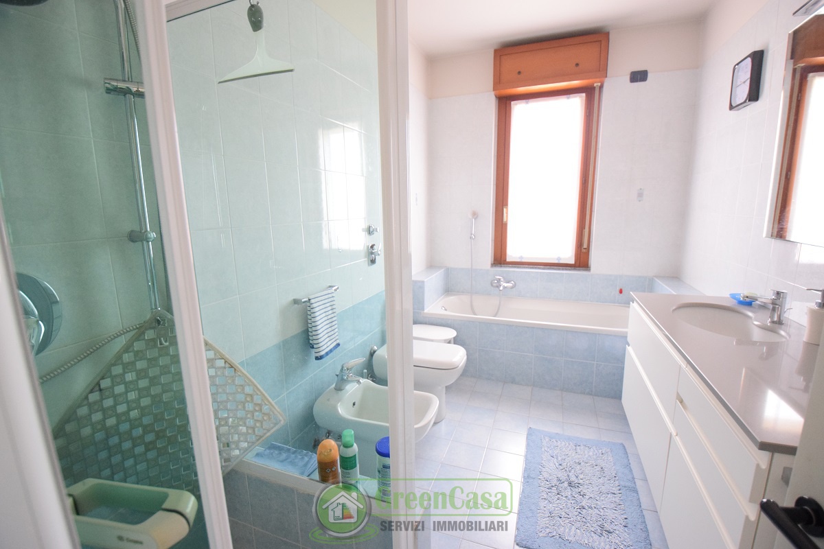 Trilocale con terrazzo in via vimercate, Ornago