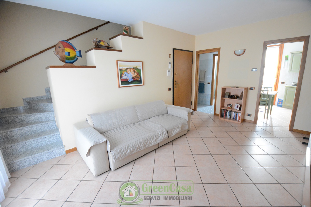 Trilocale in vendita in via dei mille, Cavenago di Brianza