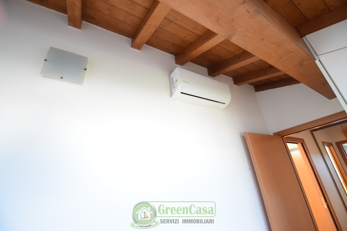 Bilocale con box in via scaccabarozzi, Ornago