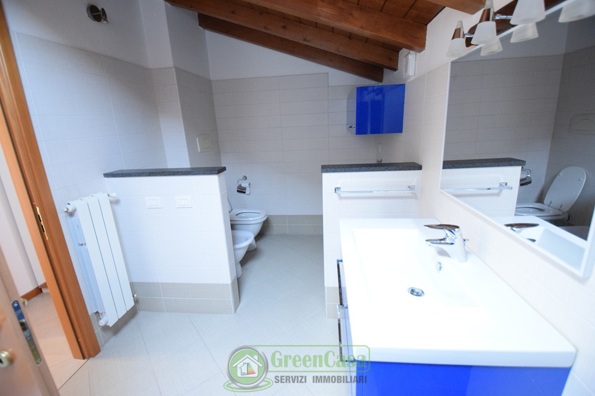 Bilocale con box in via scaccabarozzi, Ornago