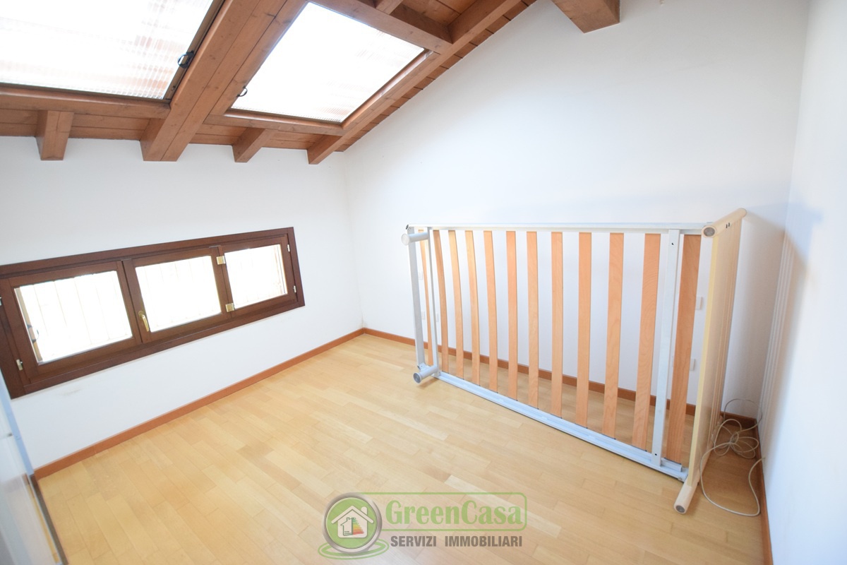 Bilocale con box in via scaccabarozzi, Ornago